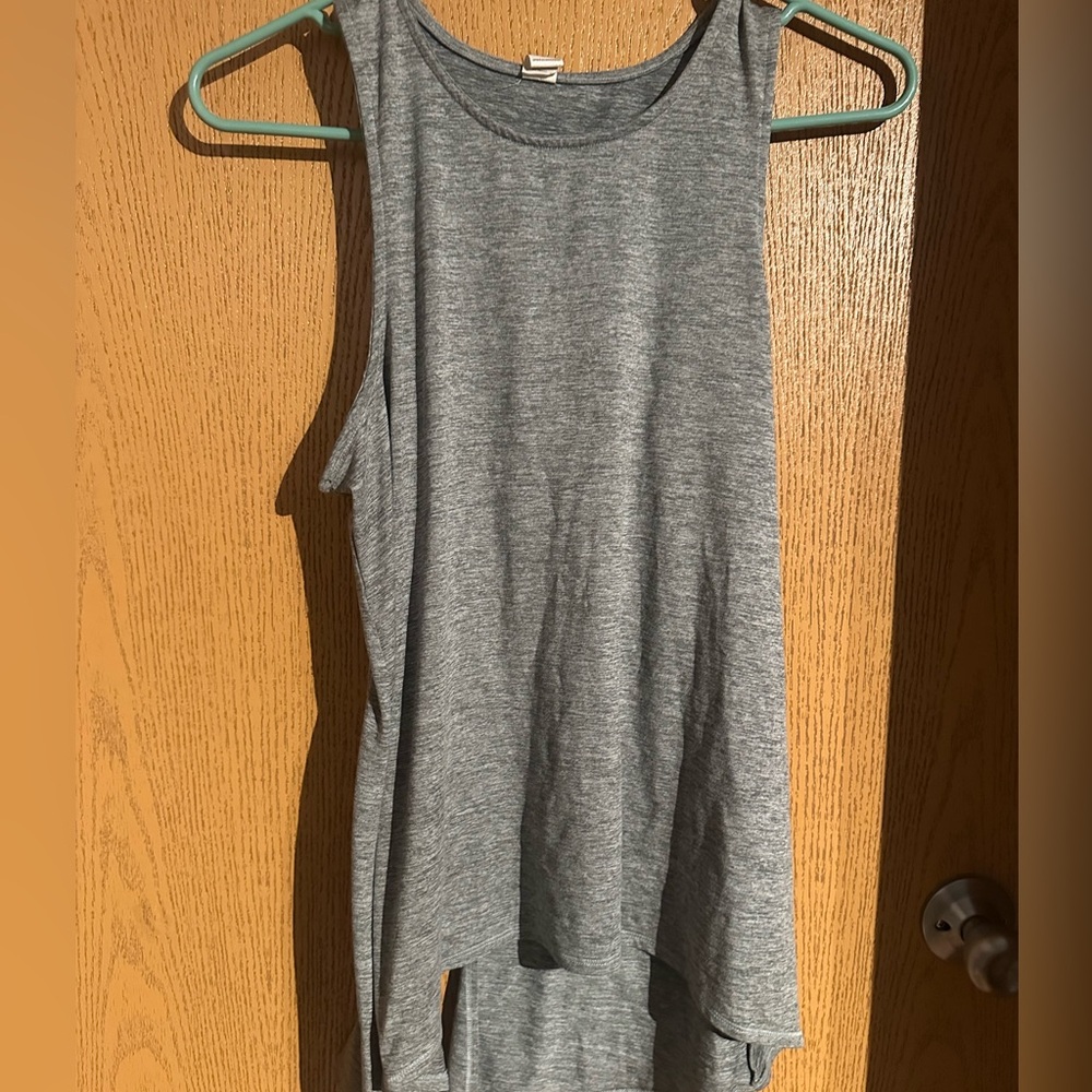 90 degrees open for back yoga tank